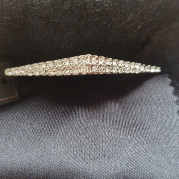 BCBG MAX AZRIA 2 FINGER RHINESTONE RING - Picture 4 of 7
